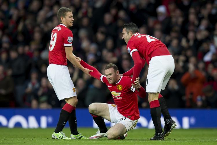 OPSEDASSE. Efter at have scoret til 1-0 måtte Wayne Rooney hjælpes på højkant igen. 