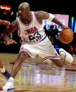 svævende. Michael  Jordan fik tilnavnet 'his airness' på grund af det svæv, basketstjernen var i stand til udføre, før han lagde bolden i kurven. 