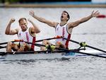 Magtfaktor. De danskere roere vandt tre medaljer ved OL i London i 2012 og Danmark var dermed på niveau med en stor nation som Tyskland. Her jubler Mads Rasmussen og Rasmus Quist over guldet i letvægtsdobbeltsculler. 