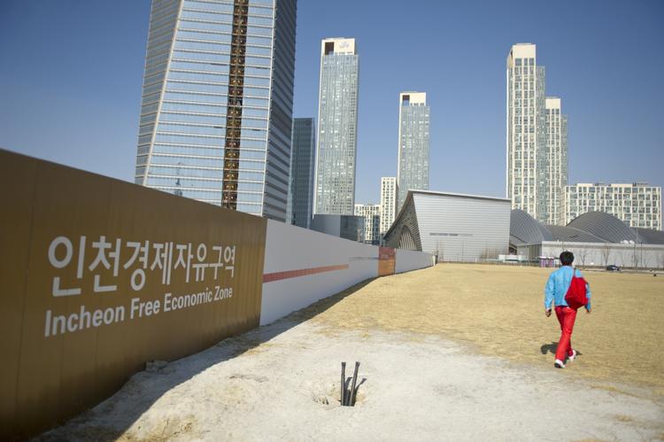 Songdo. Byen Songdo blev anlagt i en af Sydkoreas Frie Økonomiske Zoner. Byen har kostet 40 milliarder dollar og skal tiltrække udenlandske investorer. Folk er dog ikke rykket ind endnu og byen står som en spøgelsesby. 