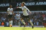 roser. Christian Eriksen kopierede sin bedrift fra kampen mod Hull, da danskeren afgjorde matchen mod Swansea med en scoring i de sidste minutter af opgøret. 