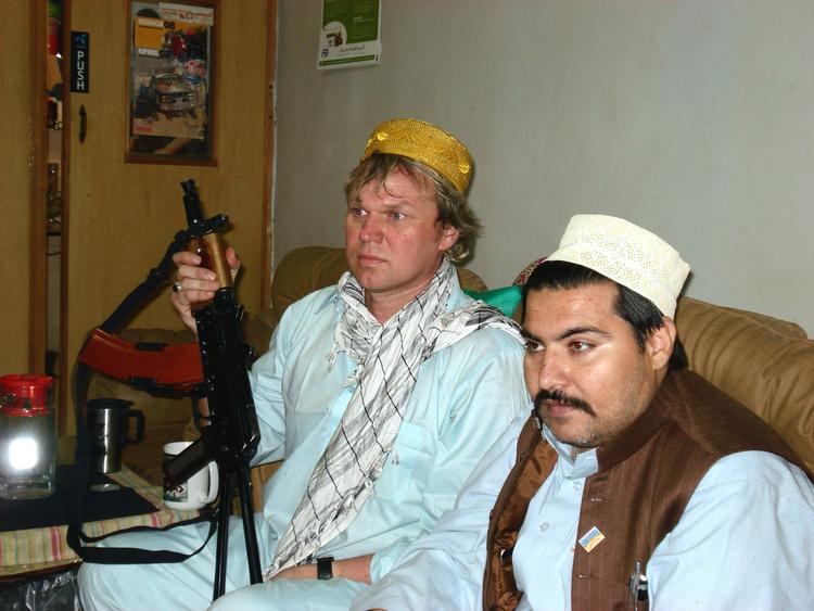 49-årige Andrew Drury fra Storbritannien tager på krigsferie mindst tre gange om året. 