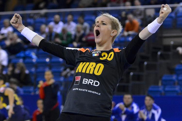Nøglespiller. Den rumænske målvogter  Paula Ungureanu brillerede efter pausen med et hav af redning på det spanske skytters forsøg. 