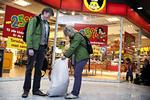 Arvesølv. Fremmede investorer skal være med til at sikre legetøjskædens BR's fremtid. 