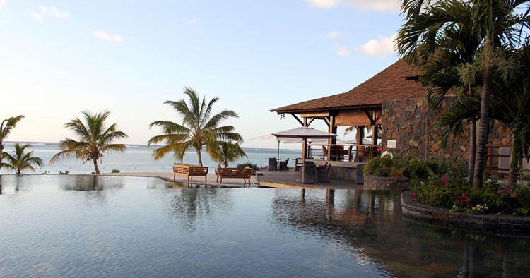 Paradis. Mauritius har besøg af cirka en mio. turister årligt. Snart vil antallet af danske rejsende blive markant forøget, når Star Tour begynder at sende charterfly direkte dertil. 