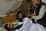 Taleban-terrorister trængte tirsdag ind på en skole i Pakistan og slog mindst 126 mennesker ihjel. 