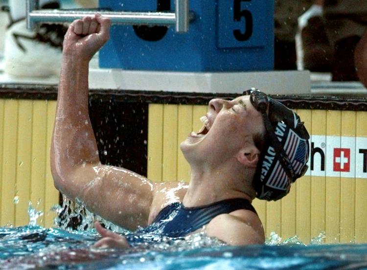 Olympiade. Amy Van Dyken vinder guld i 50 meter fri ved OL I Atlanta i 1996. 