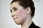 Bag Mette Frederiksens røde kinder finder vi en krævende kvinde, der forventer meget af ministeriets nye departementschef. 