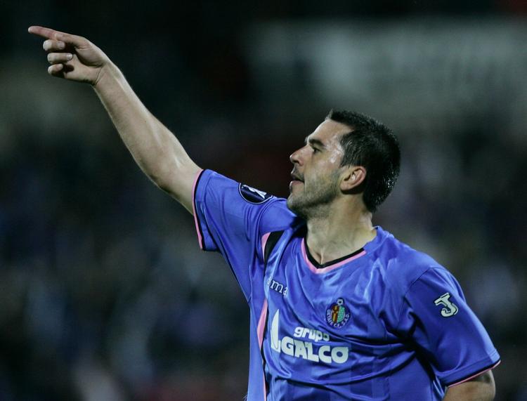 Getafe-mand. Cosmin Contra spillede i alt fire sæsoner i Getafe, inden han i 2010 rejste hjem til Rumænien. I foråret 2014 vendte han så tilbage til Getafe som træner. 