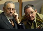 Cuba. Det kølige forhold mellem USA og Cuba ser nu endelig ud til at bløde op. Senere i dag vil Cubas fungerende præsident Raul Castro (til højre), der afløser for sin bror, landets sygdomsramte mangeårige prædident Fidel Castro (til venstre),  tale til nationen på tv. 