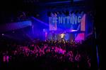 Newkidd. Emil Stabil optræder her som del af Hukaos-musikkollektivet under en koncert på Vega. 