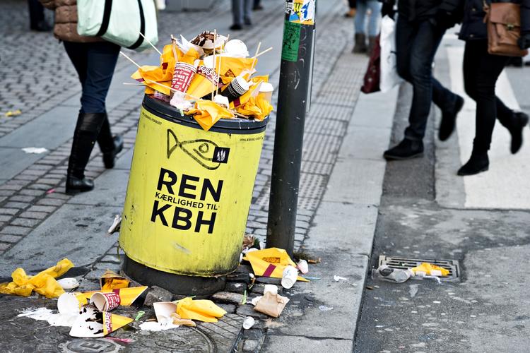 AFFALD. Københavns Kommune tilføjer yderligere tre millioner kroner til renholdelse af byen til det nye budget i 2015 