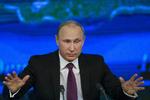 optimist. Ruslands økonomi er hårdt ramt af faldende oliepriser og lav dollarkurs. Vladimir Putin mener dog, at økonomien vil være på fode igen om et par år. 
