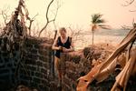 Udsigtsposten fra Redi Fort, Maharashtra. Redi Fort er en gammel portugisisk fæstning, der ligger fem kilometer fra færgelejet i Maharashtra, hvorfra man kan sejle til Goa. Det er ikke nemt at finde, men spørger man de lokale, skal det nok lykkes. Her er vilde aber og masser af fugleliv. 