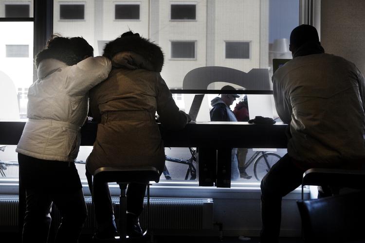 derfor. Udsendelser på DR har sat gang i, hvor villige ledige danskere er til at tage et job, og de radikale har blandt andet krævet stramninger. 