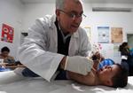 SYRIEN. »I Syrien er én million mennesker blevet såret som et direkte resultat af krigen. Man kan se det i landet, når man rejser rundt. Man ser mange med amputerede lemmer«, siger WHO's repræsentant i Syrien, Elizabeth Hoff. 