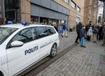 Evakueret. En  bombetrussel mod Odense Banegård har i dag medført standset togtrafik og evakuering af banegårdscentret. 