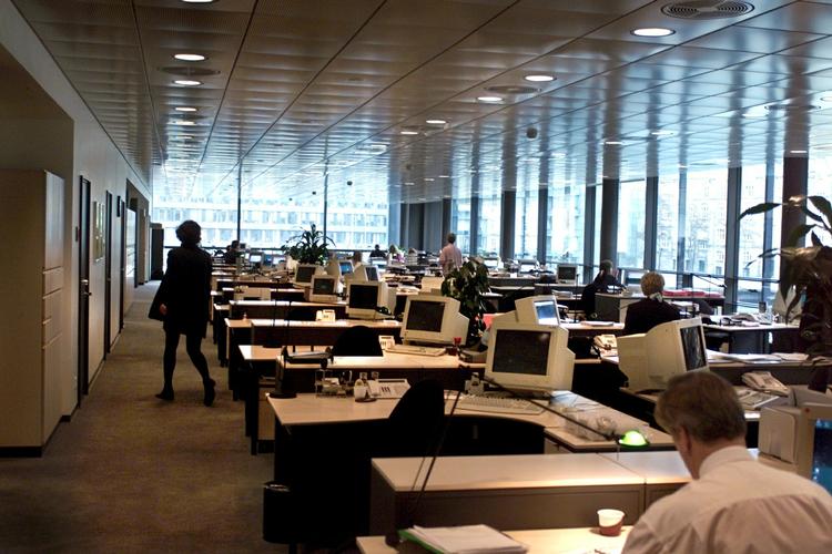 Arbejde. Faktisk arbejder vi i snit mellem 4 og 6 timer mindre om ugen end det, vi selv tror og vurderer. 