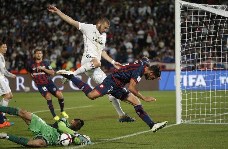 Flyvende. Karim Benzema og de øvrige Real Madrid-spillere vandt for 22. kamp i træk. 