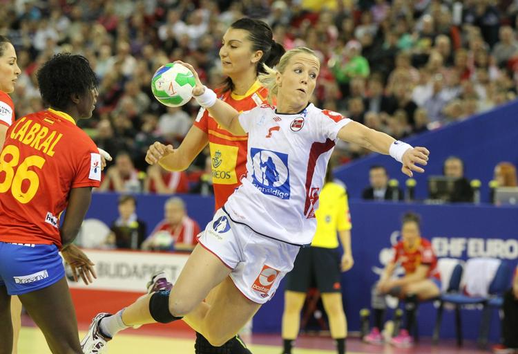 FINALEN. Med et forspring  på tre mål vandt Heidi Løke og Norge over Spanien. 