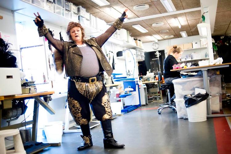 Musketer. Kirsten Lehfeldt dublerer for Ole Thestrup på Østre Gasværk. 