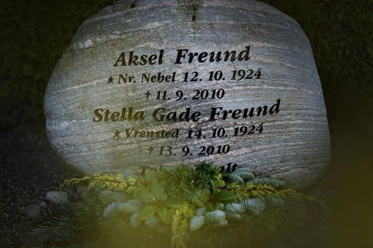 Sorg. Da Stella blev ramt af en hjerneblødning døde Aksel og kun to dage efter døde Stella på sygehuset. 