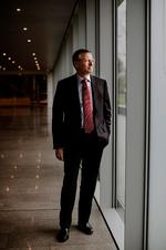 Vokseværk. Selv om den lave oliepris presser Mærsk Oil på omsætningen, kan den også bruges offensivt. Ifølge Mærsk-direktør Nils Smedegaard Andersen gør den nyværende oliepris det billigere at investere i nye olieeventyr. Foto: Ditte Valente 