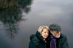 Forelskelse. Ole Olsen har efter sin kones død genfundet kærligheden med Lone. Her sidder de på deres yndlingsnatursted i Utterslev Mose. 