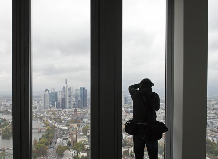 EU. Den Europæiske Centralbank (ECB) spiller en nøglerolle i den nye bankunion, der først og fremmest er tiltænk eurolandene. Den magtfulde bank med hovedsæde i Frankfurt er ved at få bygget en nyt tårn, der skal afløse det gamle 'Eurotower'. 
