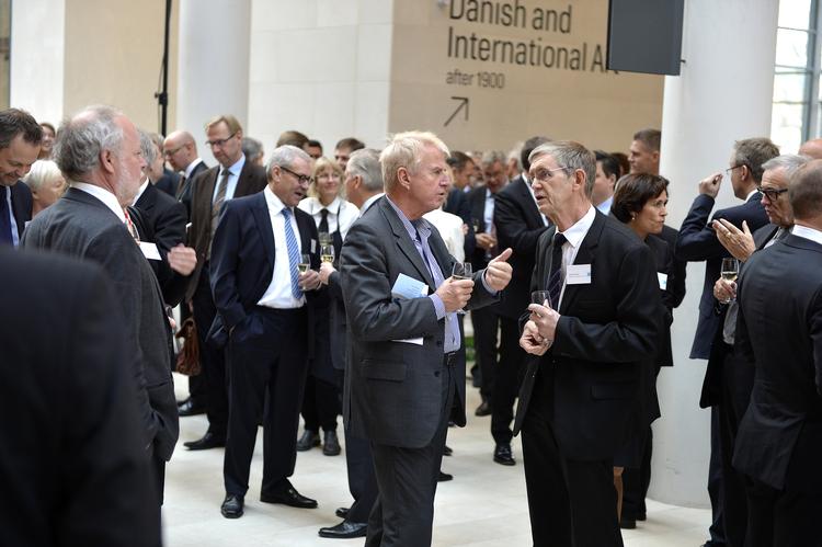 Møde. Forleden holdt Finansrådet årsmøde på Statens Museum for Kunst. Mon ikke renteniveauet var et af de hedeste samtaleemner i pauserne. 