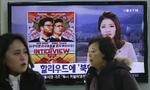 Omstridt. Filmen 'The Interview' har været et af de varmeste samtaleemner på Den Koreanske Halvø de seneste uger. Her er det sydkoreansk tv, som bringer et indslag om filmen. 