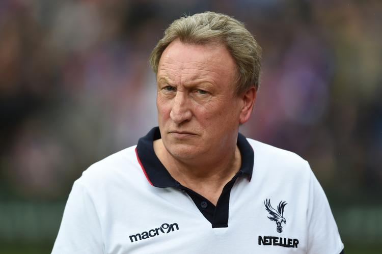 FYRET. Da Neil Warnock første gang var i manager i Crystal Palace, forlod han klubben, da den blev sat under administation. Siden er englænderen blev fyret i Queens Park Rangers, Leeds og nu i Crystal Palace. 