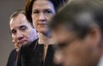 Duo. Moderaternes leder, Anna Kinberg Batra, har her statsminister Stefan Löfven i ryggen i mere end én forstand. 