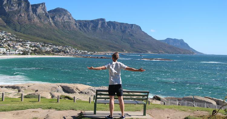Udsigt. Cape Town har ikke bare de sædvanlige storbyoplevelser. Taffelbjerget er også en af de store attraktioner. 