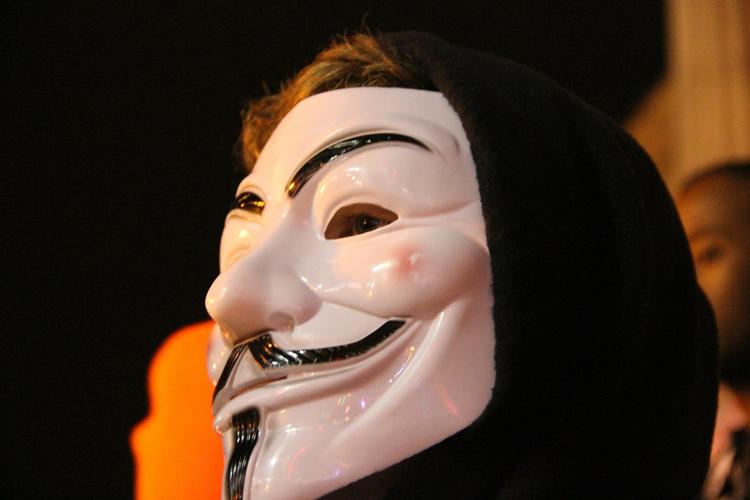 it. Guy Fawkes masken er blevet et symbol på den hackerverden, som forskning viser, at virksomheder med god grund kan drage nytte af. 