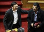 magtskifte. Syriza-lederen Alexis Tsipras (tv.) - fotograferet i parlamentet i går - kan blive ny regeringsleder i Grækenland, hvis meningsmålingerne holder frem  til valget i januar. 