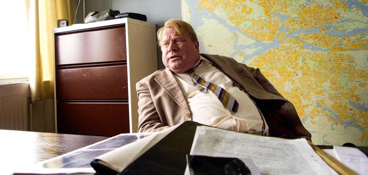 overspillet. Claes Malmberg spiller den afskyvækkende og fordomsfulde politimand Bäckström. Han er sjov, men overspillet og koster lidt på seriens troværdighed. 