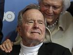 Statsmand. George H. W. Bush har rundet de 90 år. I det nye år oplever han formentlig endnu en gang at se en søn stille op til præsidentvalget. 