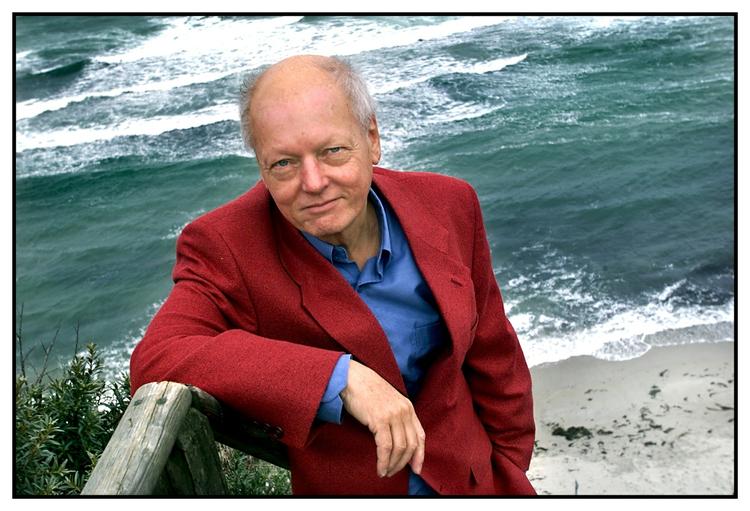 kritik. Ifølge Ole Hyltoft er ledelsen i DR for dårlig til at diskutere med offentligheden, når der opstår kritisable sager. 