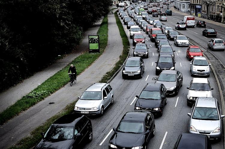 Ulykker. Der er sket et markant fald i trafikulykker siden 1970'erne. 