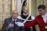 FARVEL. »Jeg er på vej til at gå af. Jeg trækker mig, når forfatningen tillader det«, meddeler Napolitano. 