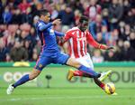 1-1. Vinden fik ofte hovedrollen, da Stoke og Manchester United spillede årets første kamp i Premier League. 