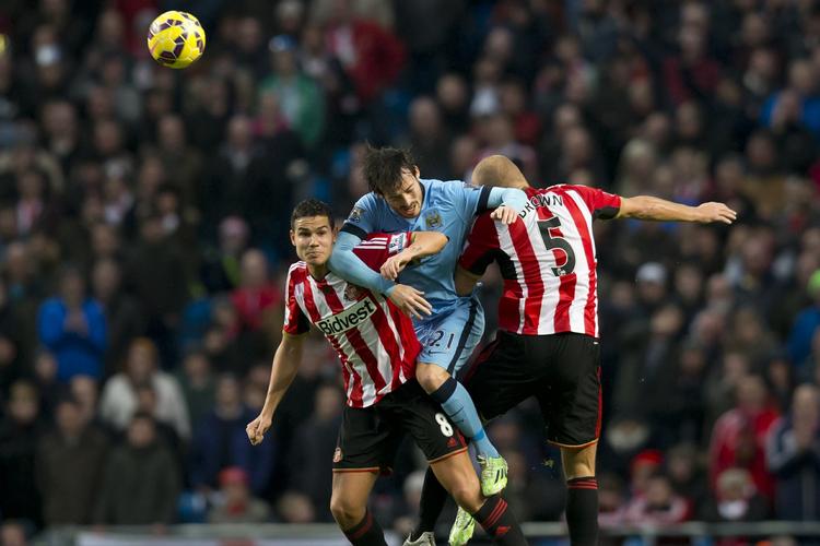 3-2. Manchester City havde fortjent en sejr mod Sunderland, men var rystet af et comeback undervejs. 