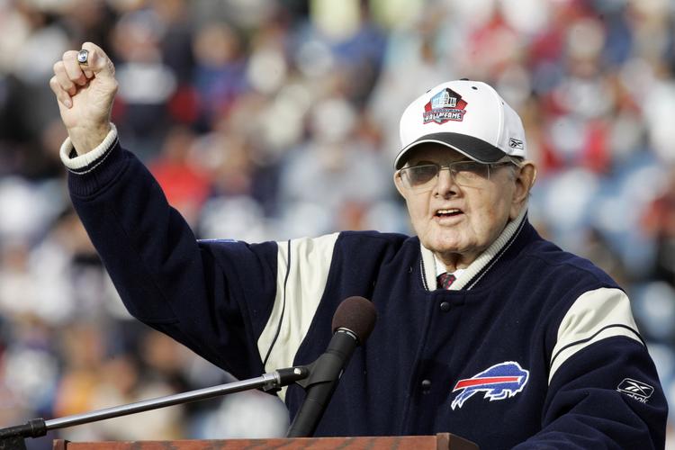 ELSKET. Holdejeren Ralph Wilson Junior døde i marts sidste år, 95 år gammel og en legende blandt fodboldelskenede amerikanere. 