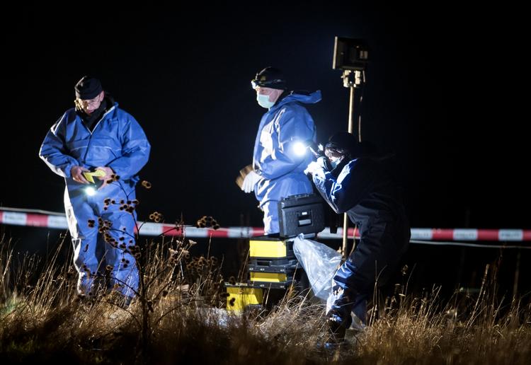 Tragedier. 3 blev dræbt og 2 alvorligt såret da to forskellige ulykke med fyrværkeri gjorde nytårsaften til et mareridt i henholdsvis Skjellerup &amp; Assens ved Mariager. 
