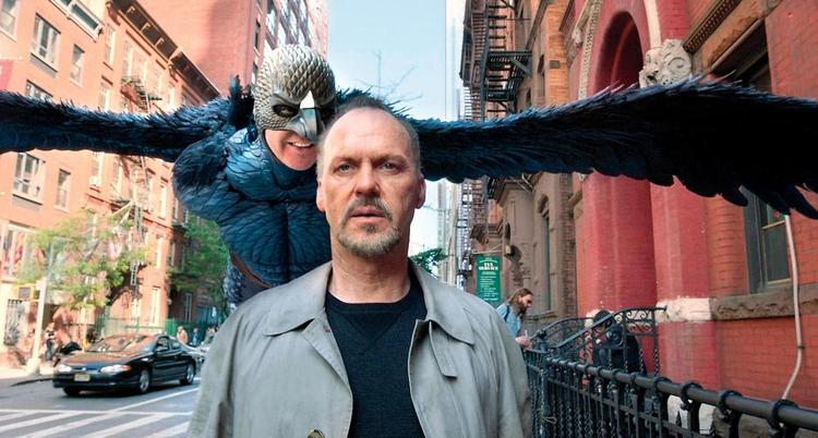 Tsunami. Bølgen af superheltefilm vil ingen ende tage. I år kommer blandt andre 'Birdman' og 'Ant-Man' på lærredet. 