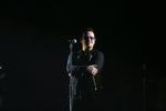 Filantrop. Bono er kendt for sit arbejde med kampen for menneskerettigheder og nødhælpsarbejde for blandt andet Amnesty International. 