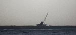 Comeback. Ni besætningsmedlemmer måtte reddes ud af det hajfyldte farvand, men overraskende meget af skibet fra Team Vestas Wind kan genbruges, oplyser skipper Chris Nicholson 