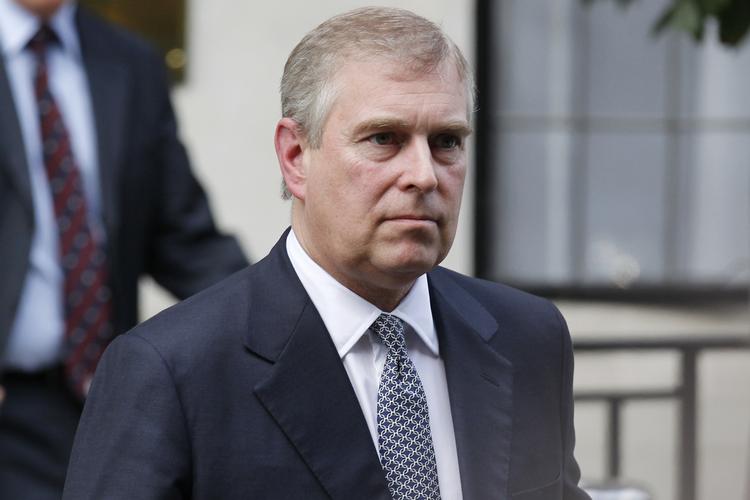 Sexanklager. Den britiske prins Andrew beskyldes for at have udnyttet 17-årig pige seksuelt. 