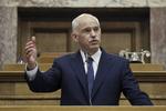 SOLO. George Papandreou er en mangeårig frontfigur i græsk politik. Nu vil han danne sit eget parti kort før et parlamentsvalg, der kan så tvivl om grækernes overholdelse af aftalerne med Verdensbanken og EU om landets gæld. 